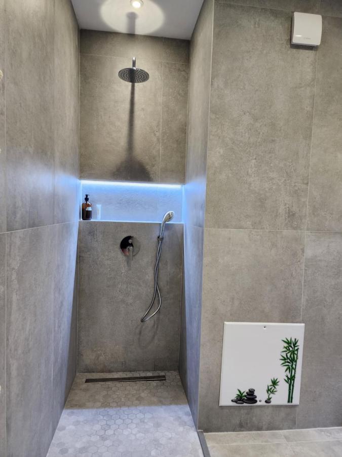 Durres City Apartment, City Center & Close To The Beach 외부 사진